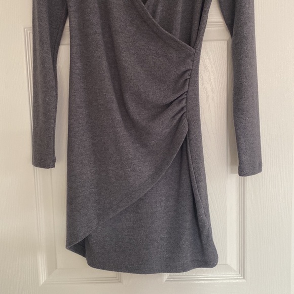 Never worn, Dynamite long-sleeve wrap dress, XS - Picture 3 of 4
